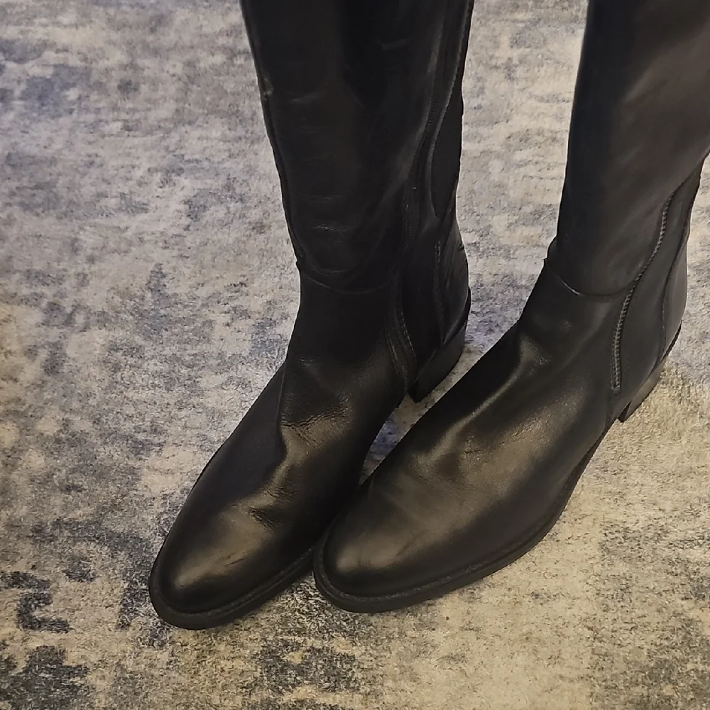 Clarks Women's Knee-high Boots VALANA MELROSE In Black Leather